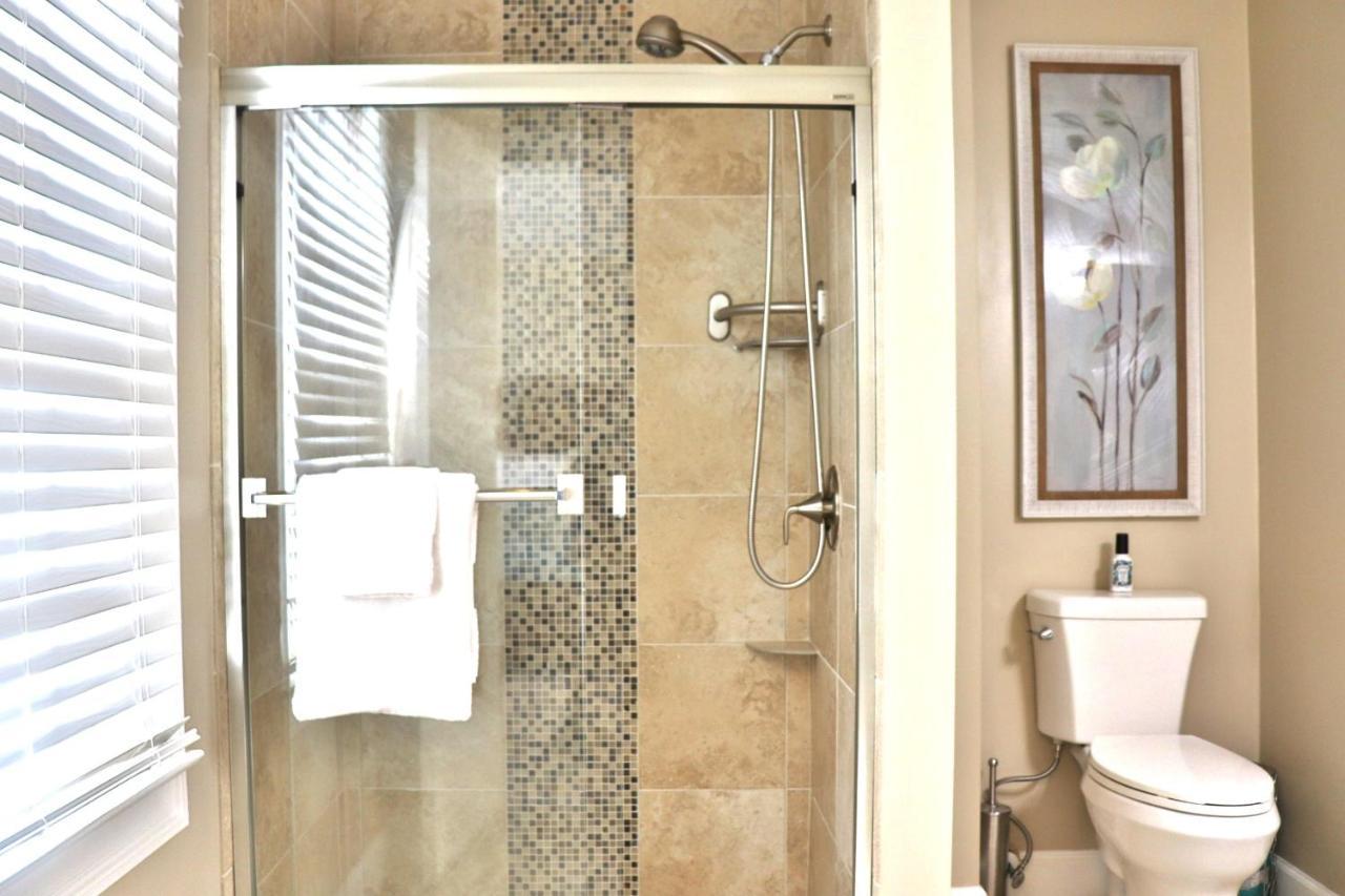 Pleasanton Courtyard Bed And Breakfast ファイエットビル エクステリア 写真